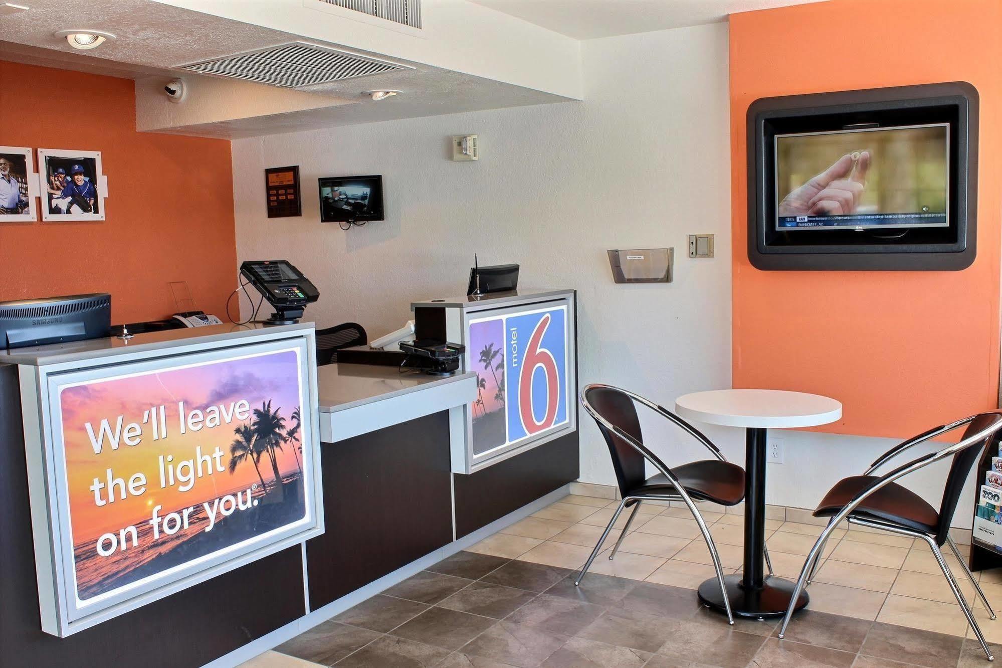 Motel 6-Coalinga, Ca - East Buitenkant foto